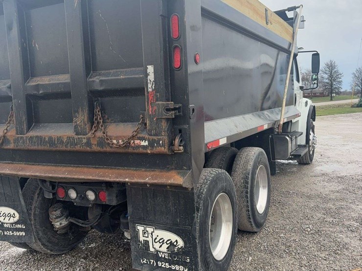 2009-freightliner-business-class-m2-106-image-12