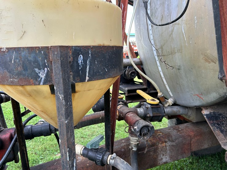 45’-ground-drive-sprayer-image-3