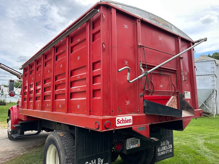 1992-case-ih-4700-image-16