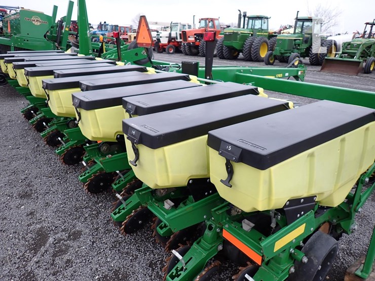 2017-john-deere-1785-image-5