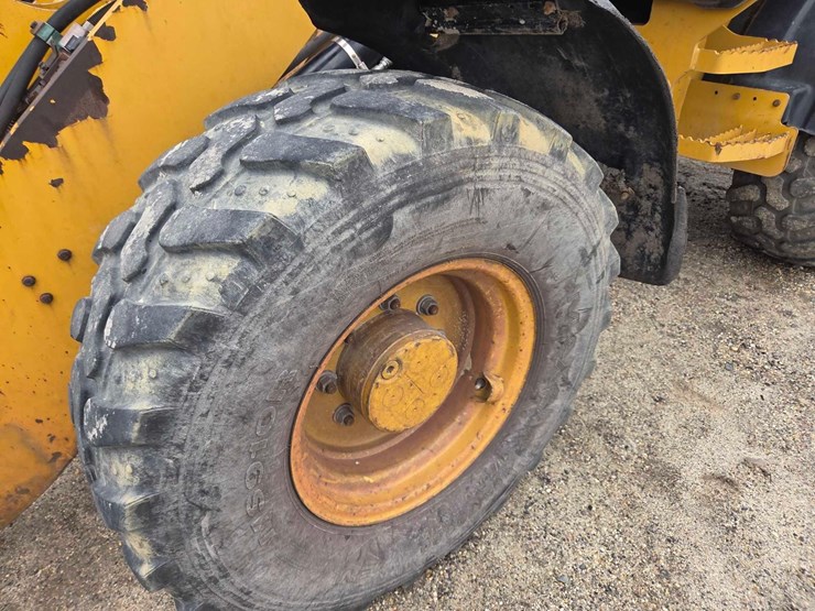 2017-caterpillar-908h2-image-10