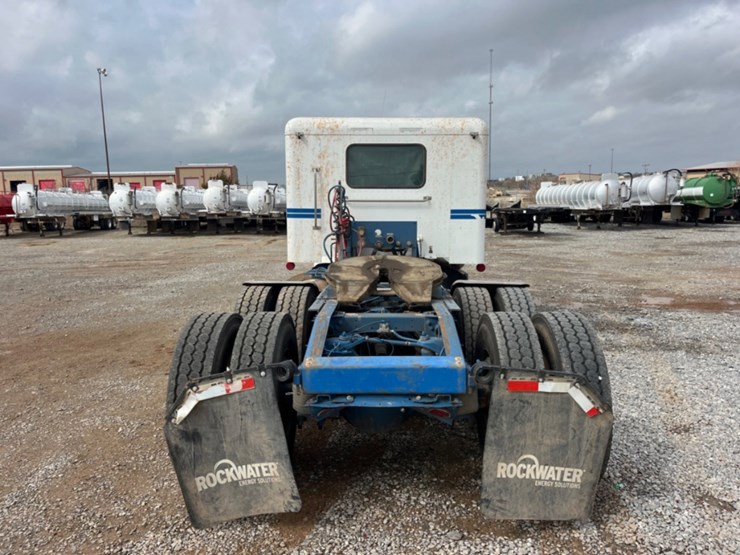 2013-peterbilt-367-image-6