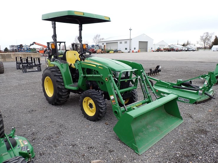 2021-john-deere-3038e-image-1