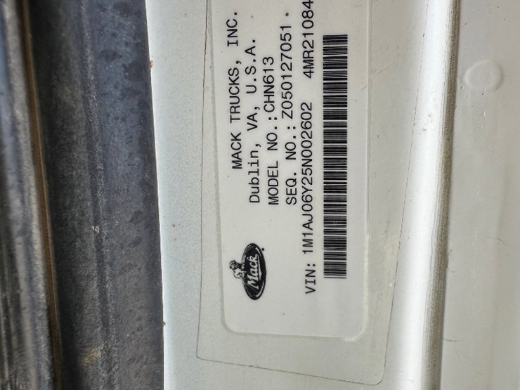 2005-mack-chn613-image-10