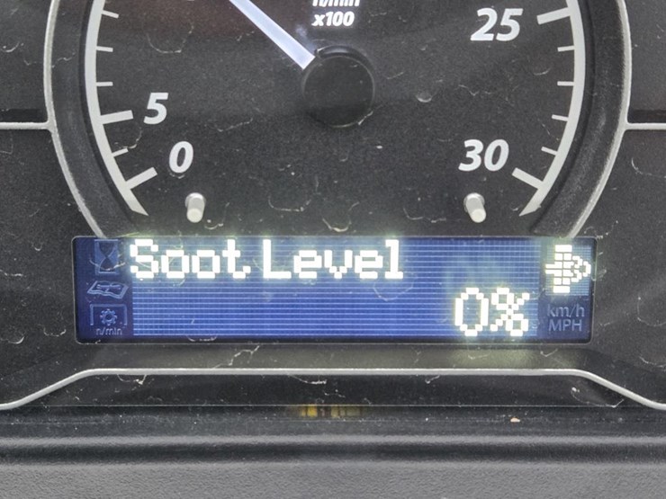 2025-john-deere-2038r-image-22