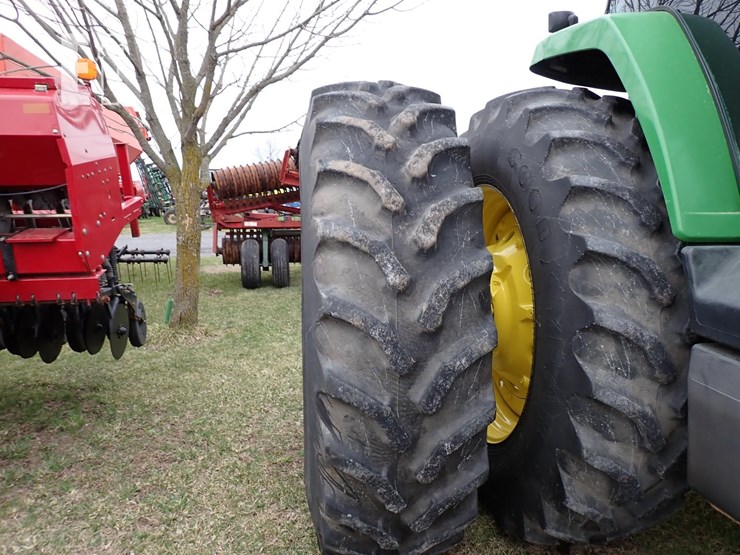 john-deere-8100-image-7