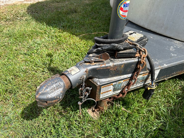 corn-pro-livestock-trailer-image-3