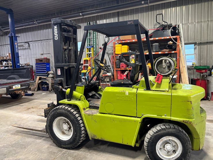 #2306-•-clark-c500-forklift-image-2