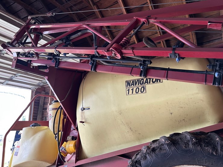 hardi-1100-gallon-sprayer-image-8