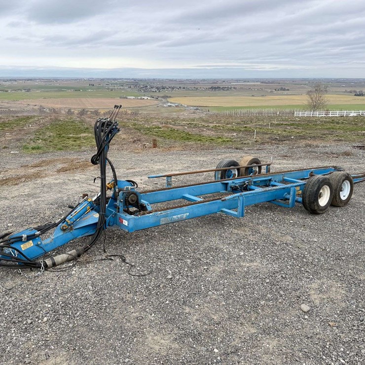 Blueline Mfg. 16' Bin Trailer