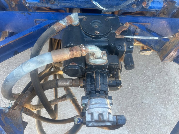 2005-mack-cv713-mixer-truck-image-3