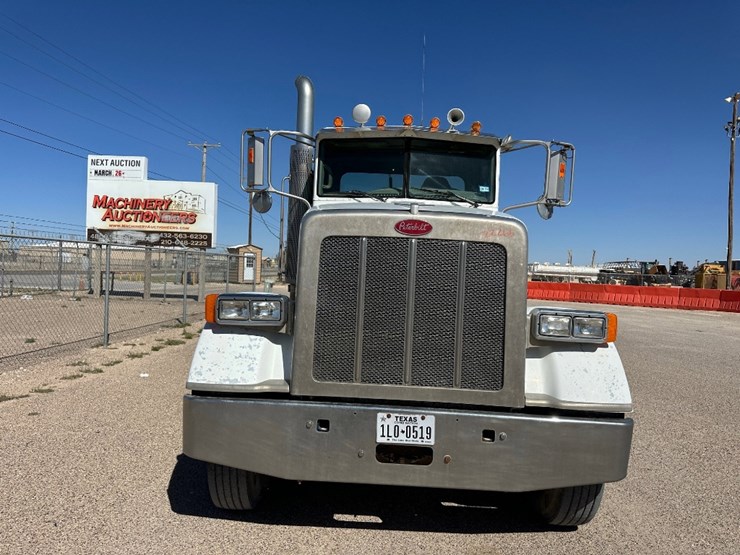 2008-peterbilt-365-image-2