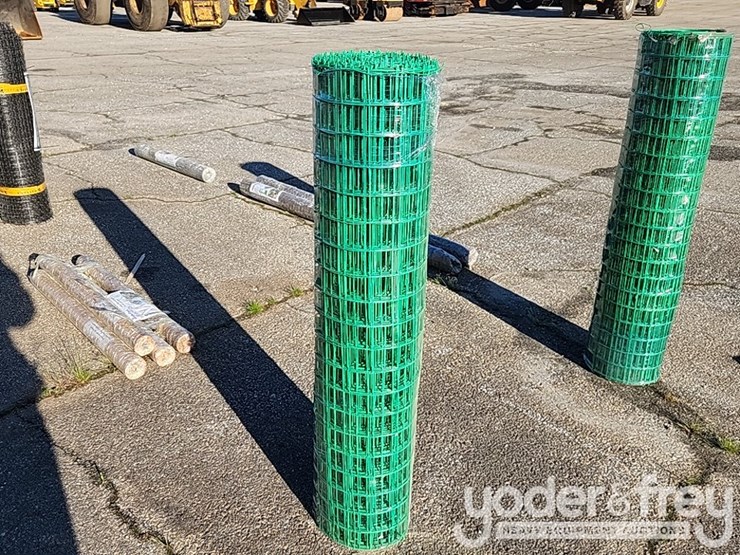 unused-green-vinyl-coated-lawn-fence-image-3