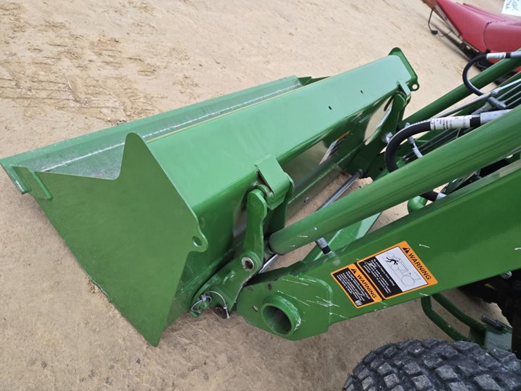 2025-john-deere-2038r-image-3