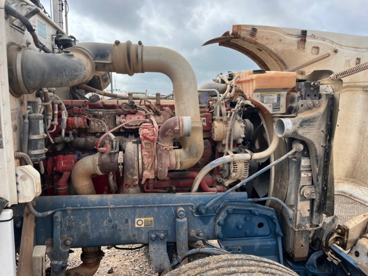 2013-peterbilt-367-image-10