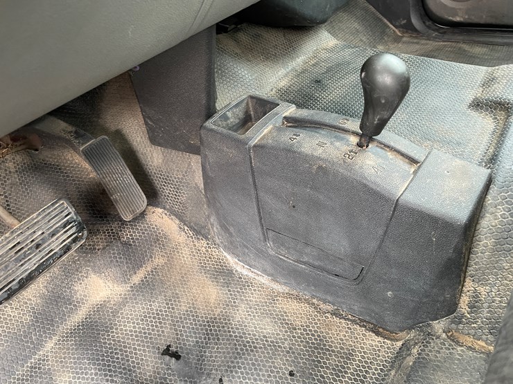 2012-chevrolet-3500-image-46