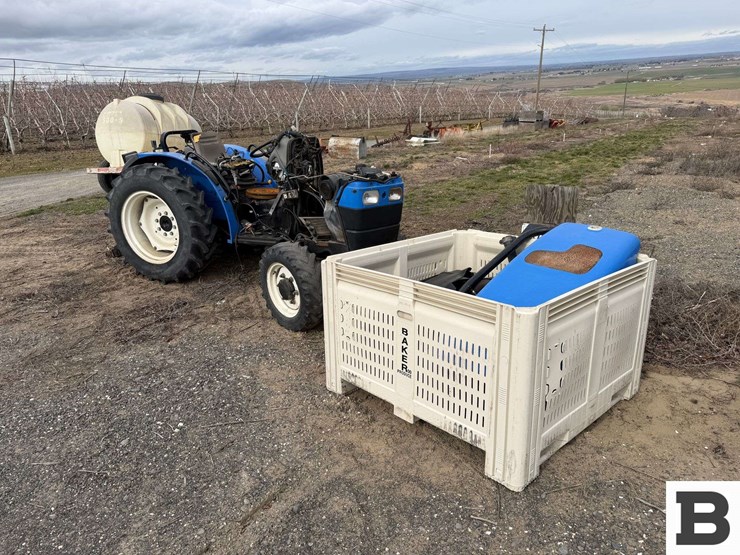 new-holland-tractor---parts-image-2