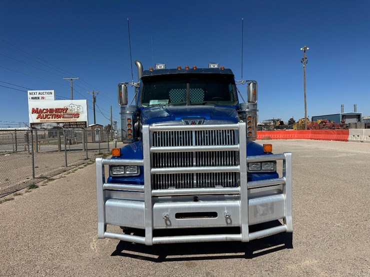 2020-western-star-4900-image-2