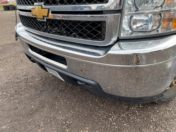 2012-chevrolet-3500-image-13