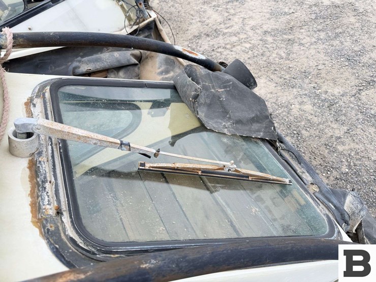 key-dollar-cab-orchard-tractor-cab-image-12