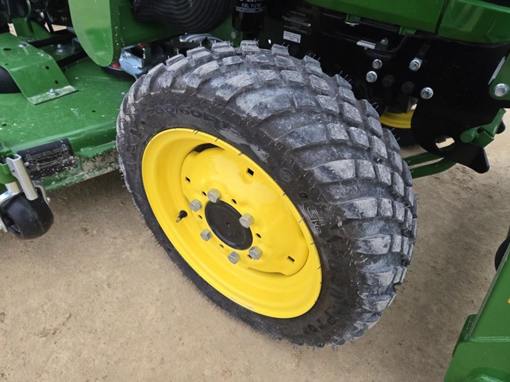 2025-john-deere-2038r-image-7