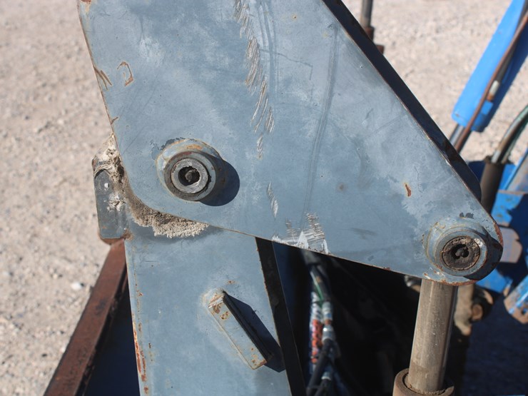 new-holland-tm125-image-18