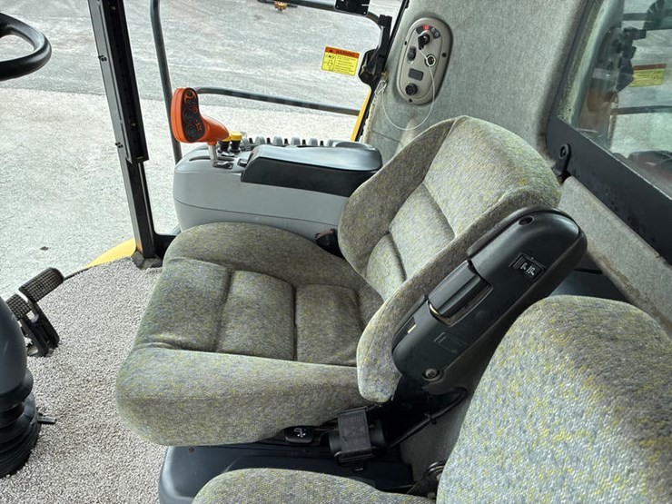 2009-new-holland-cr9060-image-90