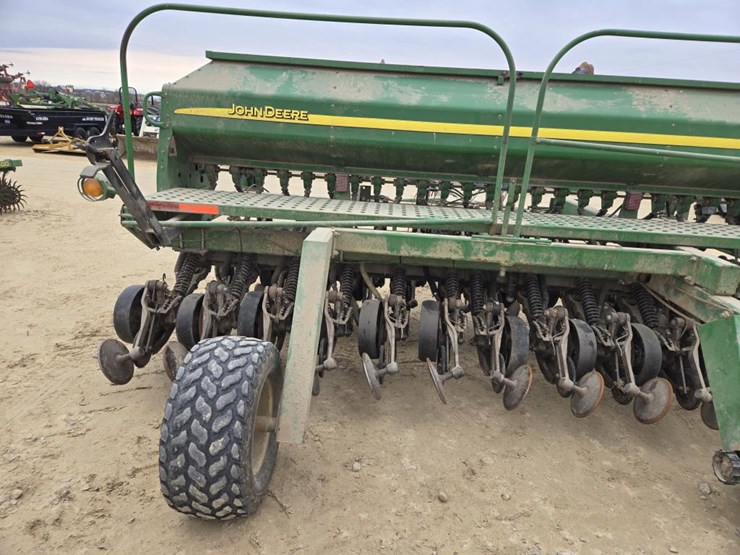 john-deere-1590-image-8