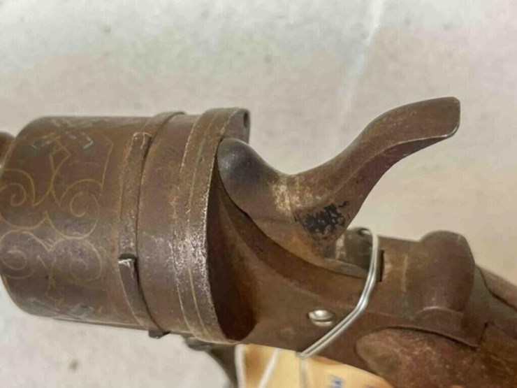 vintage-revolver-image-11