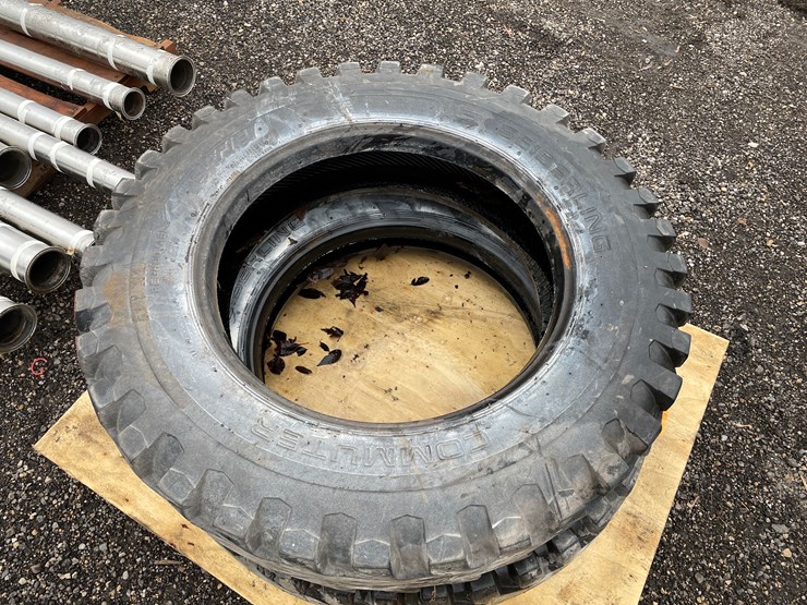 #3053-•-(2)-commuter-tires-image-2