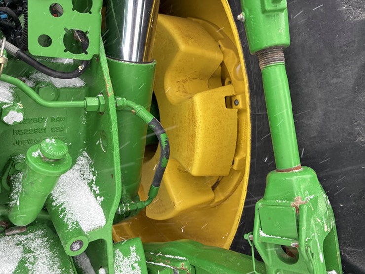 2011-john-deere-8335r-image-50