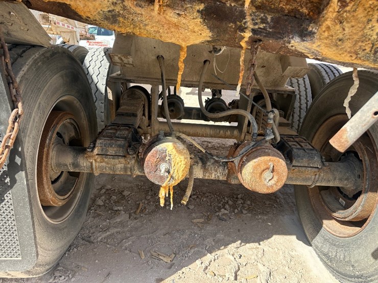 2014-axle-end-dump-image-8