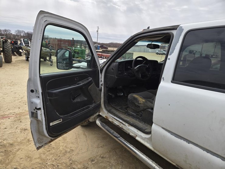 2006-chevrolet-k3500-image-15