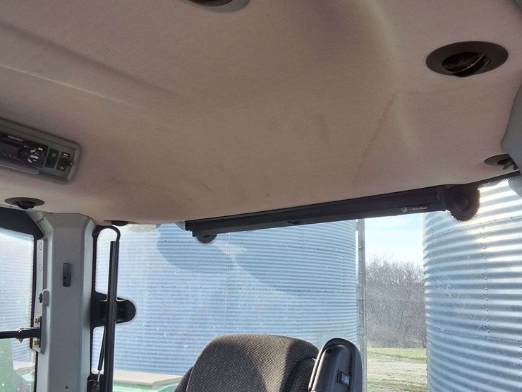 2017-versatile-260-image-26