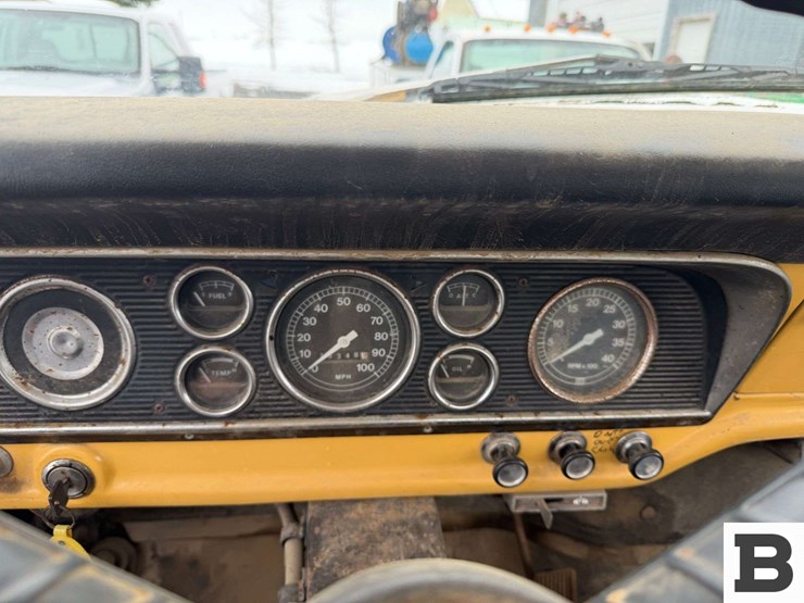 1974-ford-f700-image-18