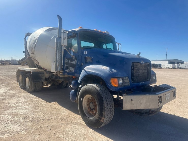 2005-mack-cv713-mixer-truck-image-4