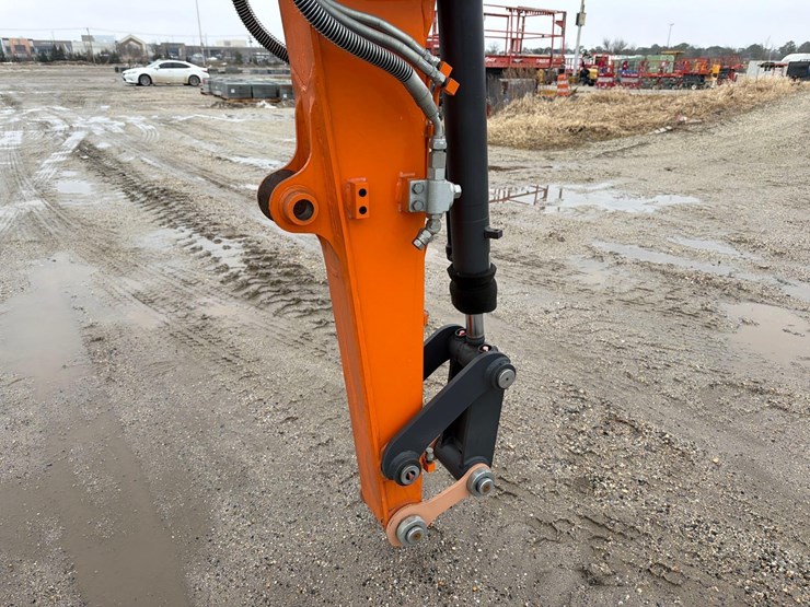 develon-dx35z-7-image-13