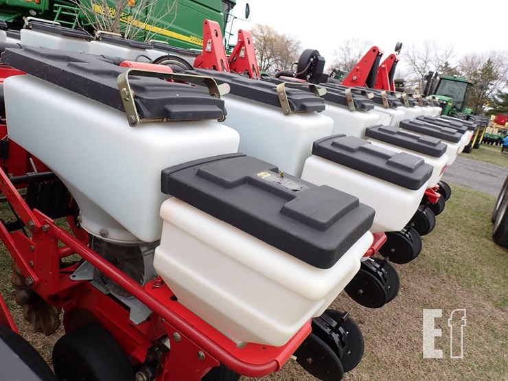 2007-white-8186-image-7