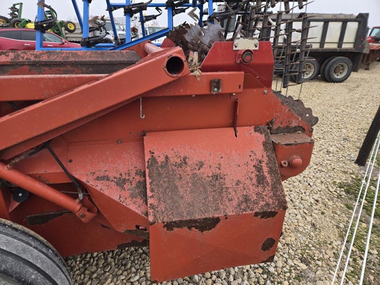 new-holland-195-image-8