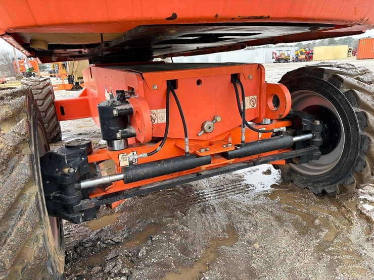 jlg-800s-image-9