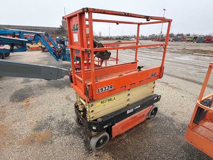 2017-jlg-1932r-image-1