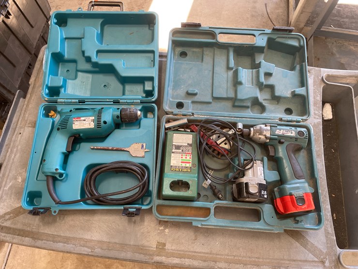 #3104-•-(2)-makita-power-tools-image-2