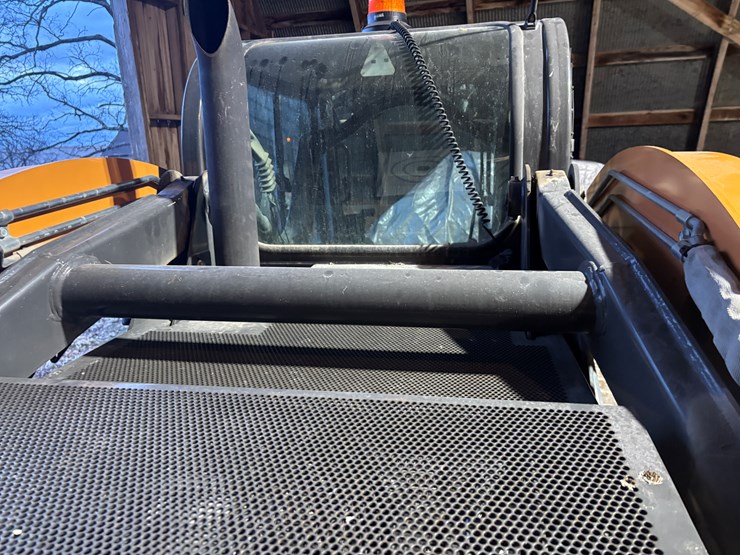 2012-case-sv300-image-16