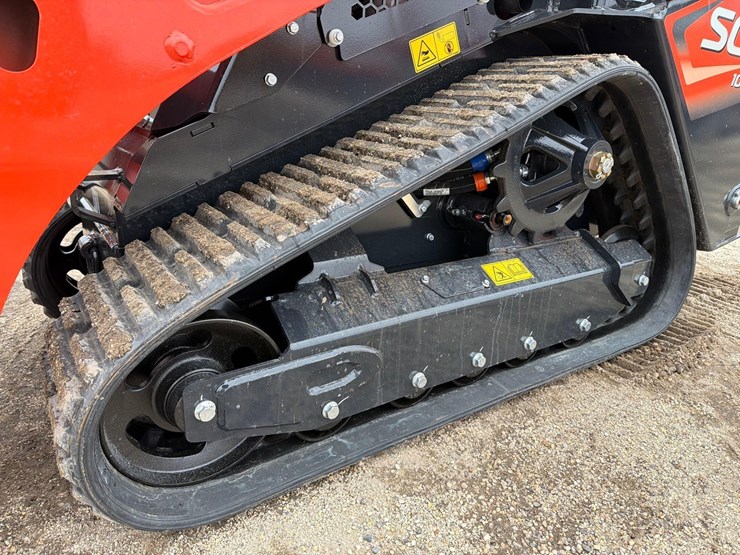 2026-kubota-scl1000-image-10