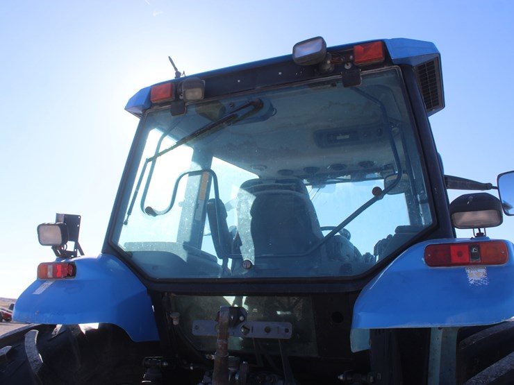 new-holland-tm125-image-32