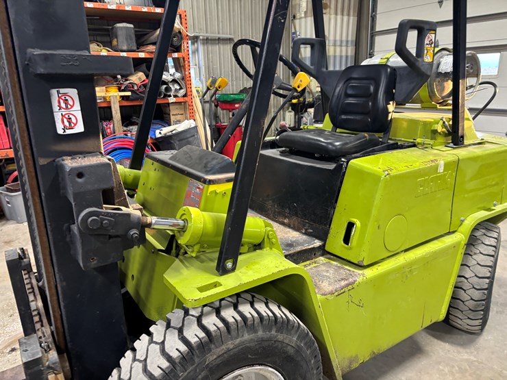 #2306-•-clark-c500-forklift-image-8