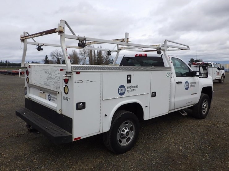 2017-chevrolet-2500-image-5