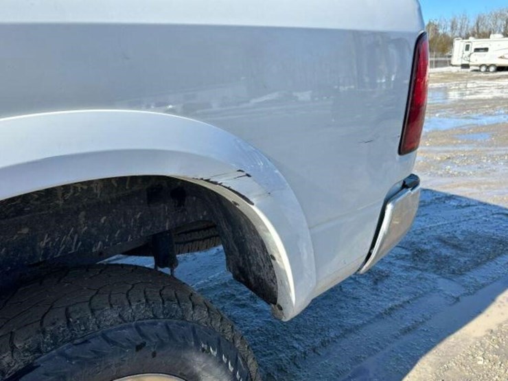 2018-dodge-2500-image-38