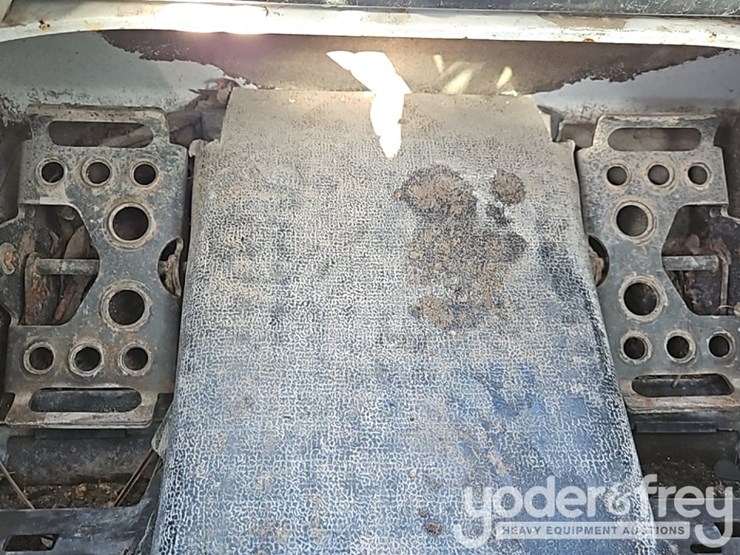 2017-bobcat-s650-image-21