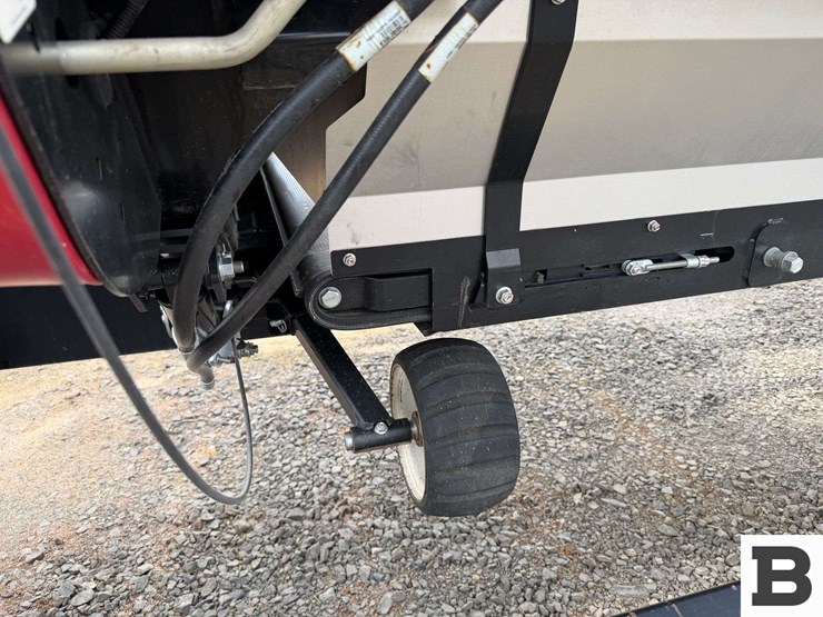 2023-mac-don-fd240-image-12